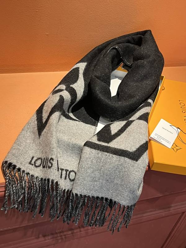 Louis Vuitton Scarf LVC00492